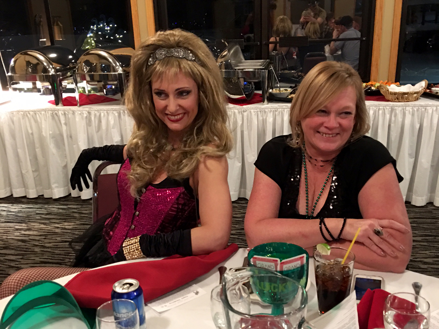 Vegas Vendetta Smiles with a Show Girl