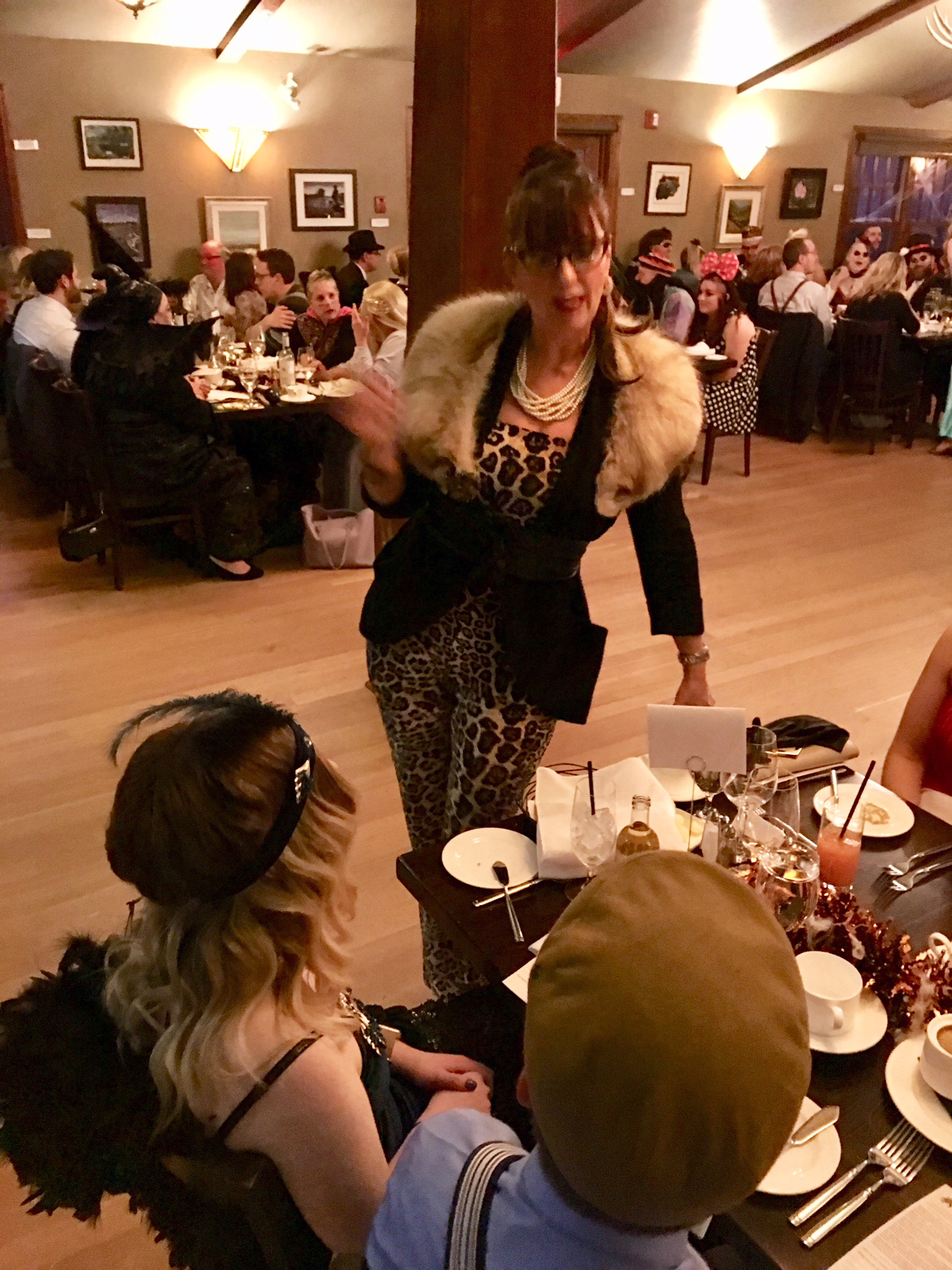 Resort to Murder Dr. Penny Trayshin