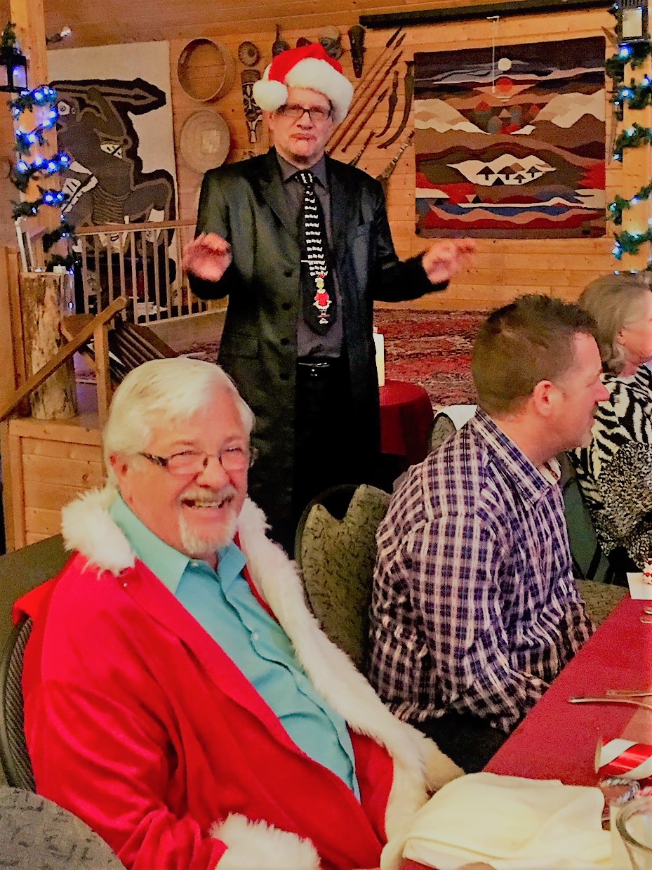 Murder at Mistletoe Mall - There's never enough Santas!