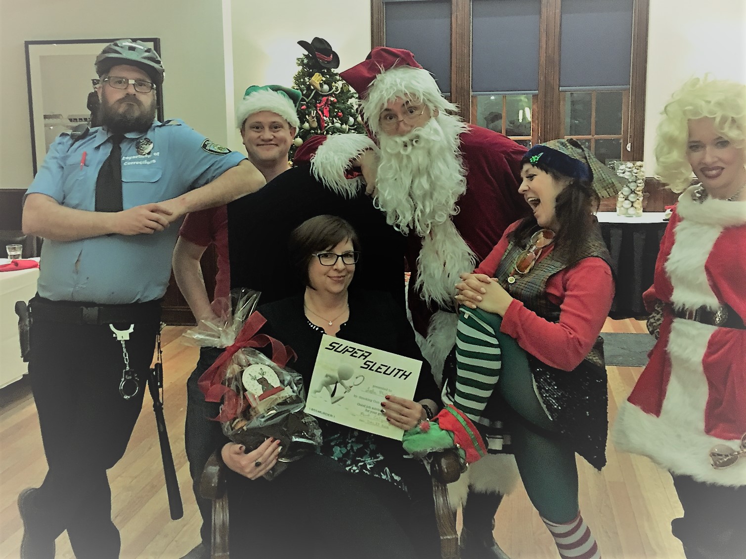 Murder at Mistletoe Mall - our Last Super Sleuth of 2016!