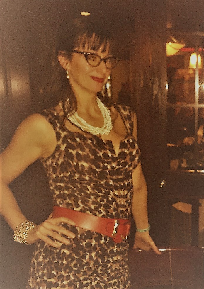 Resort to Murder - Dr. Penny Trayshin has her eye on you!