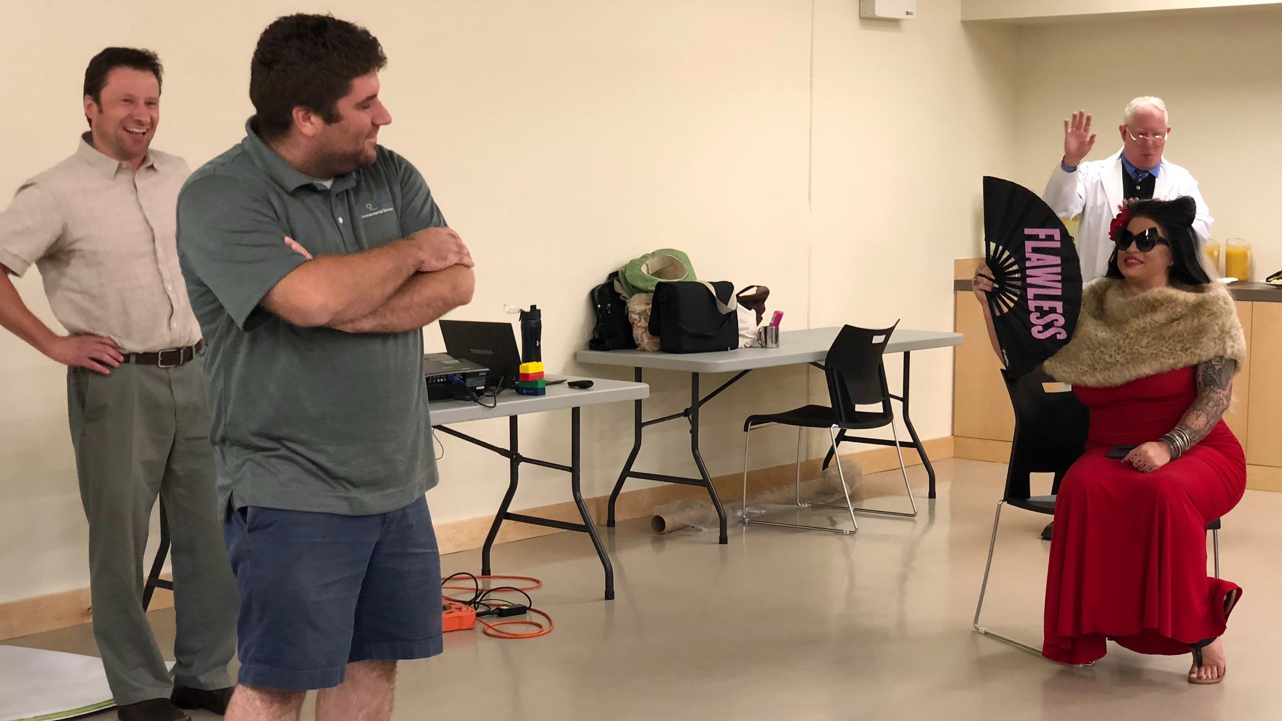 CLUE - Gentlemen in the crowd try to woo the Flawless Miss Starlett