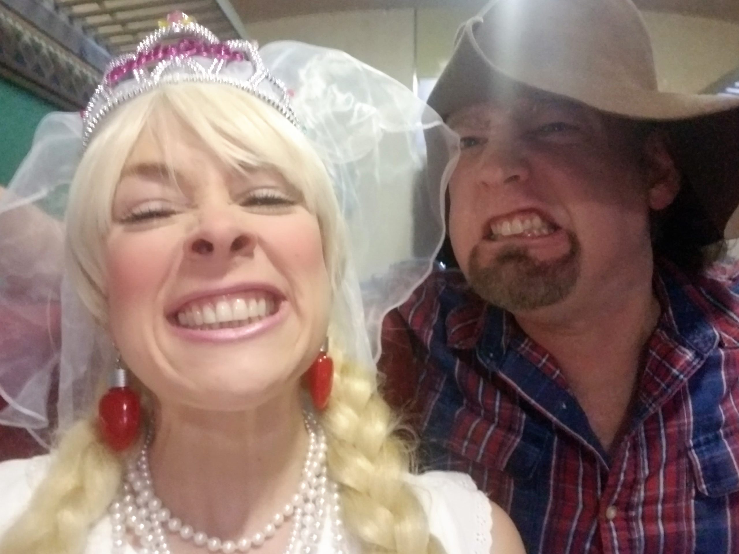 HIllbilly Wedding - LilyBeht & her Pa, Uncle Buck sayin' CHEEESE!