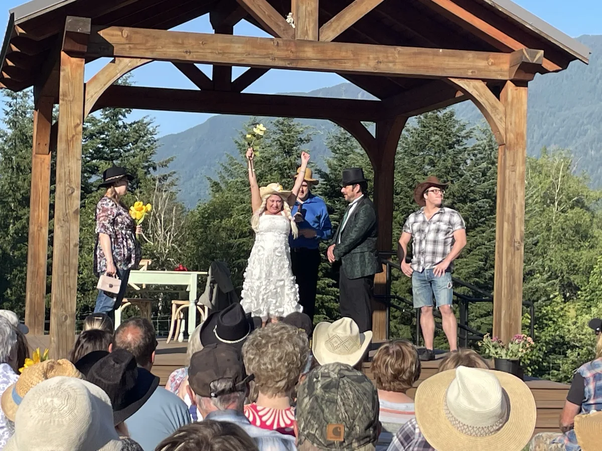 Hillbilly Wedding, Chestnut Springs Cidery, near Abbotsford